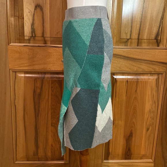 NWT Moth - Anthro - NWT - Gray/Green Chevron Knit Asymmetrical Skirt - EUC - S - Picture 3 of 16